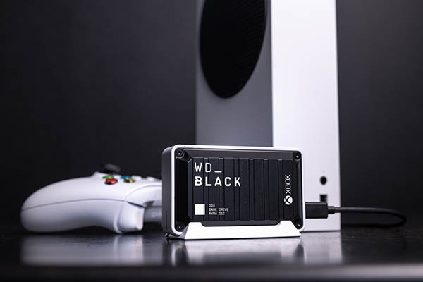 半額品 WD_BLACK 2TB D30 Game SSD Portable External Drive, Compatible with  Xbox and PC, Up to 900MB s WDBAMF0020BBW-WESN